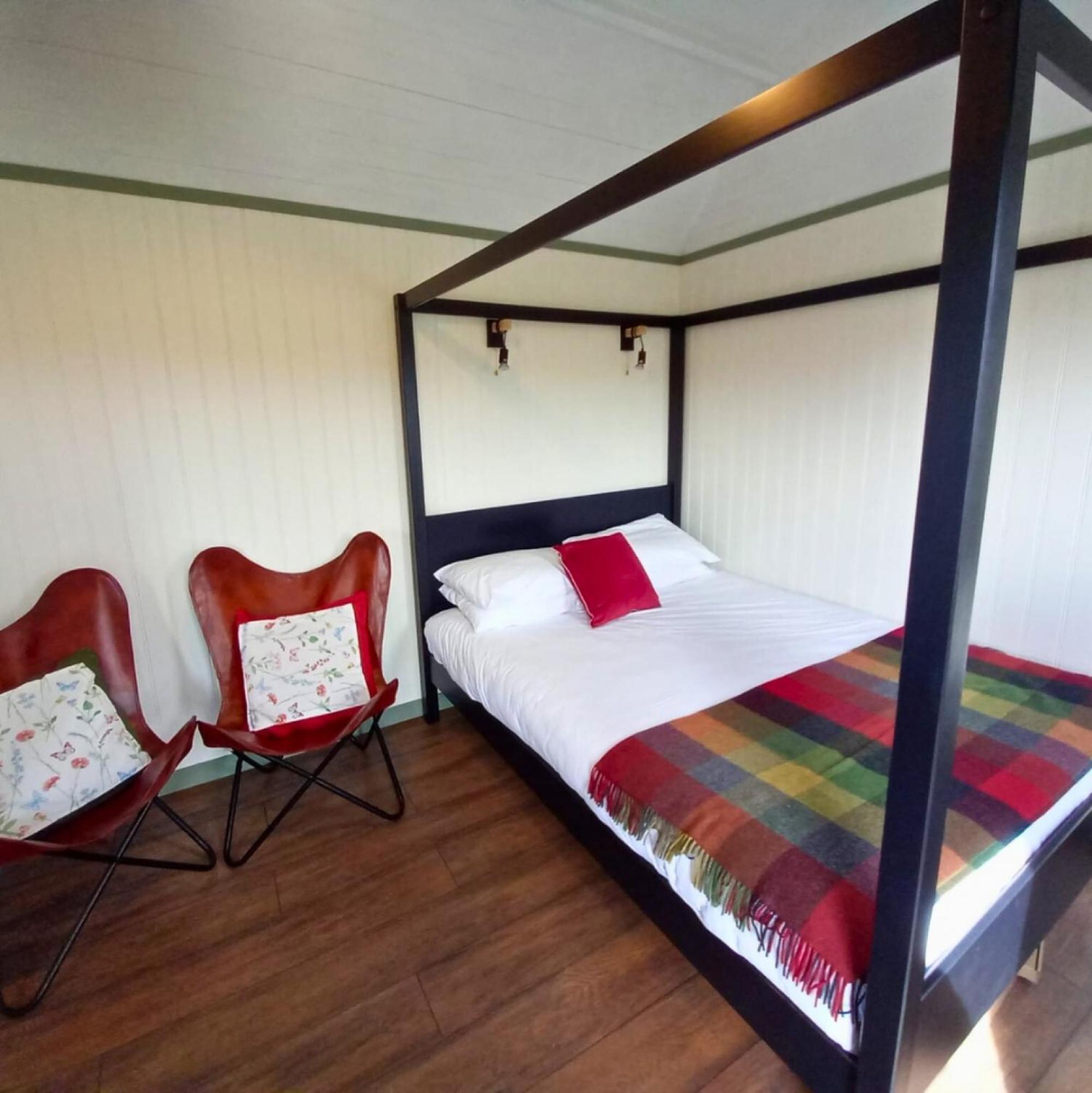 Wild Meadow Huts Vila Doolin Quarto foto