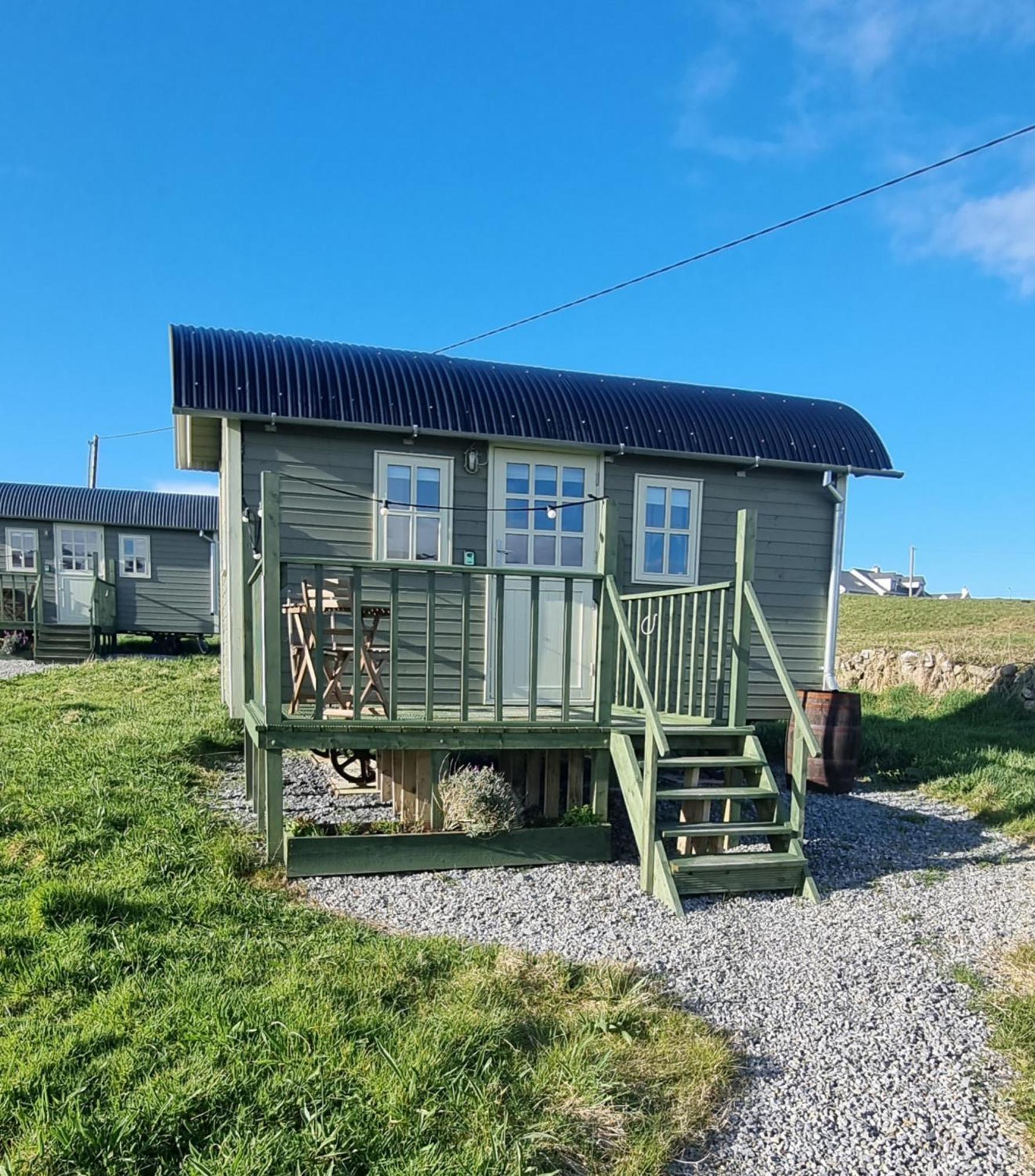 Wild Meadow Huts Vila Doolin Exterior foto