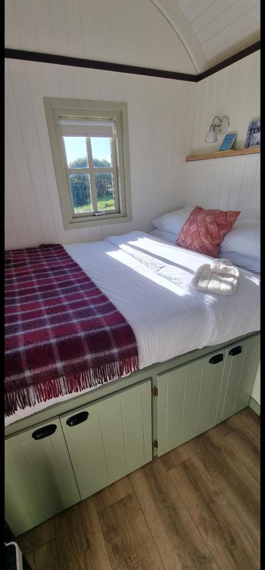 Wild Meadow Huts Vila Doolin Exterior foto
