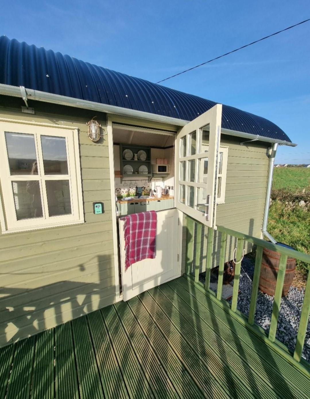 Wild Meadow Huts Vila Doolin Exterior foto