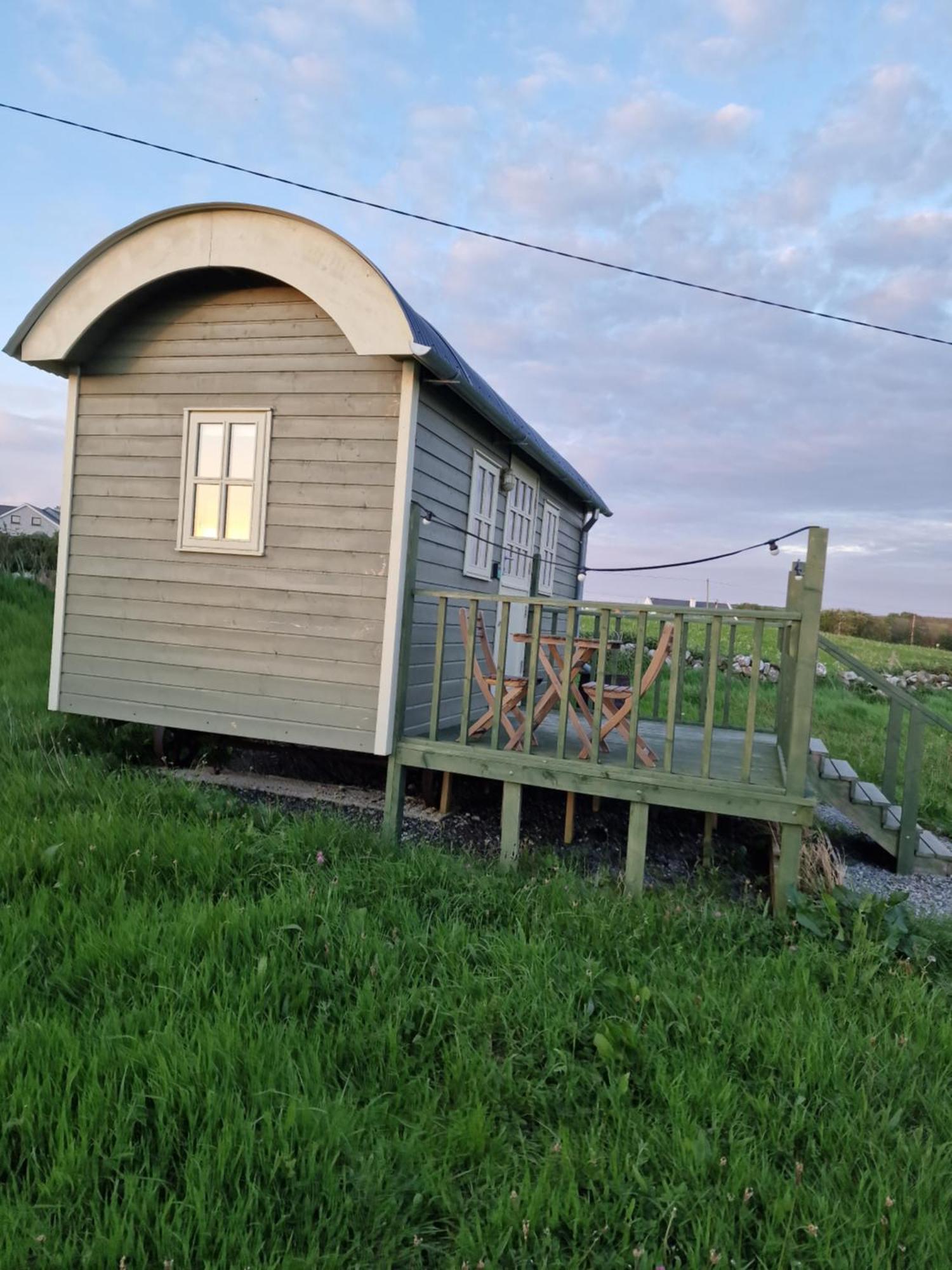 Wild Meadow Huts Vila Doolin Exterior foto