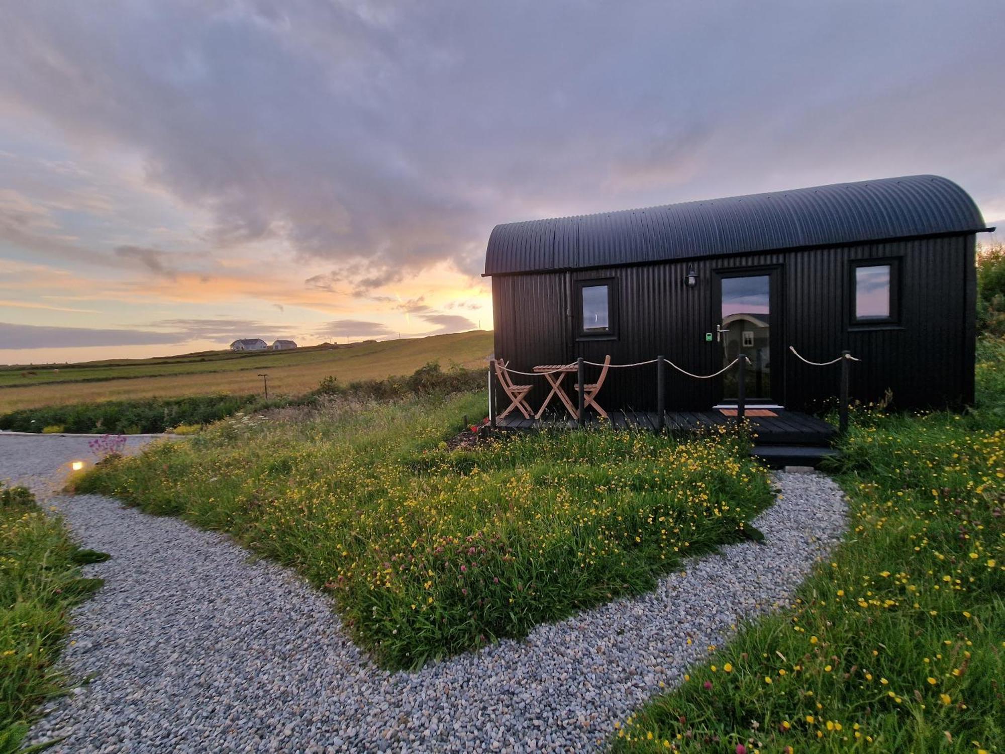 Wild Meadow Huts Vila Doolin Exterior foto